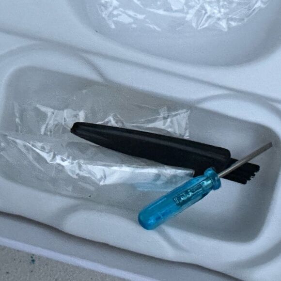 HearTech Labs CIC Hearing Aids with case, Gently Used - Picture 4 of 5